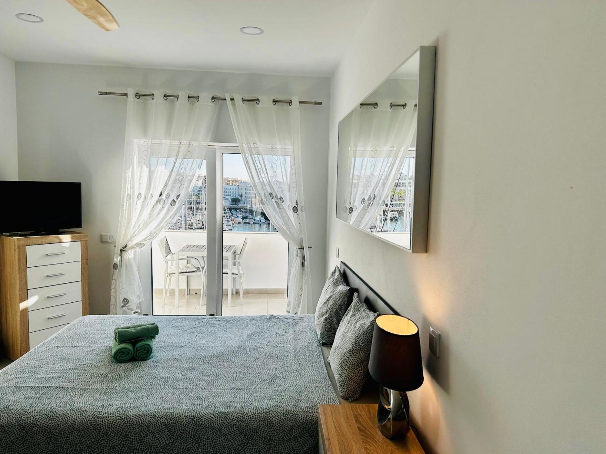 Central Lagos Apt With Marina Views Near Beaches Экстерьер фото