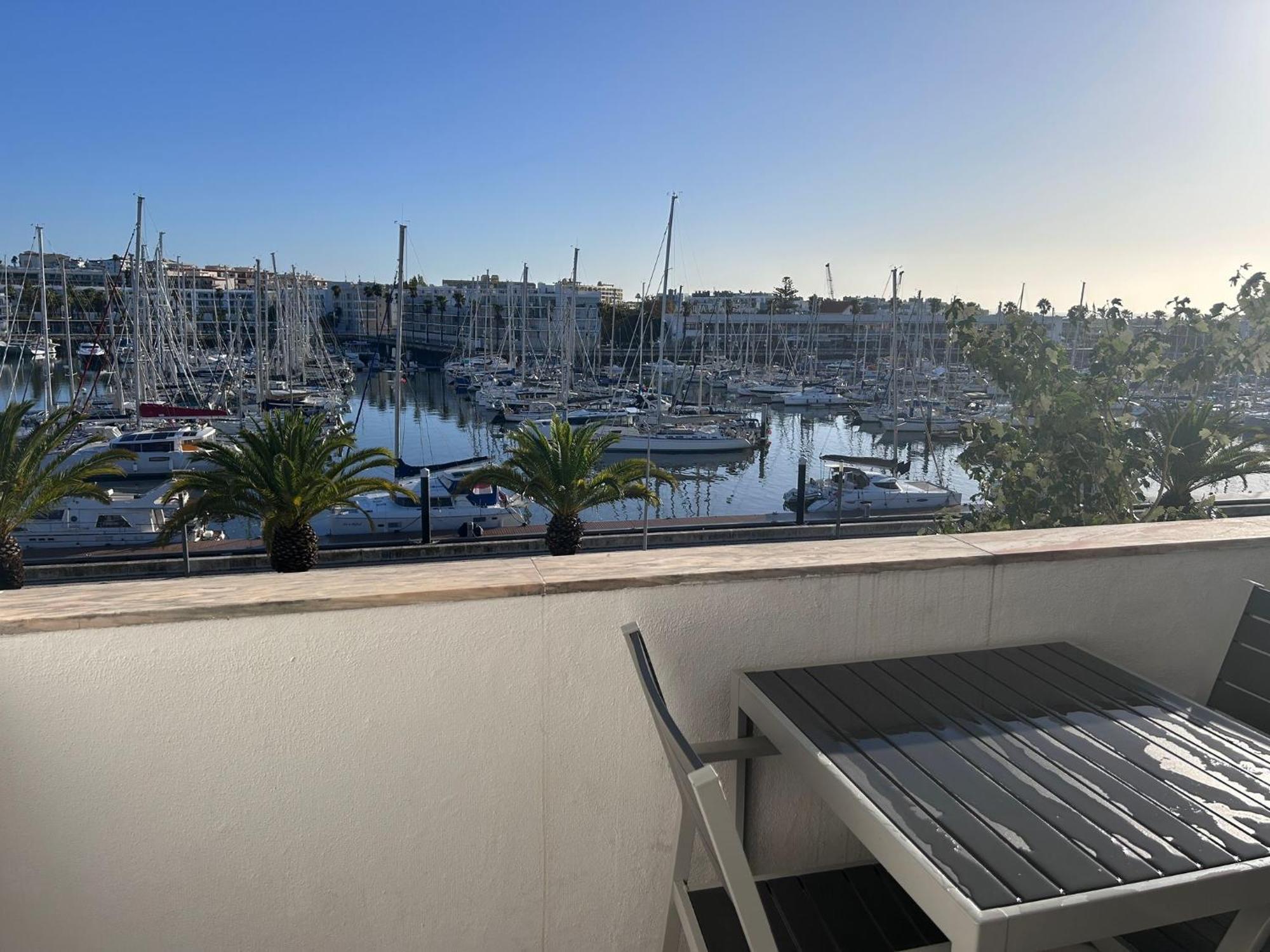 Central Lagos Apt With Marina Views Near Beaches Экстерьер фото